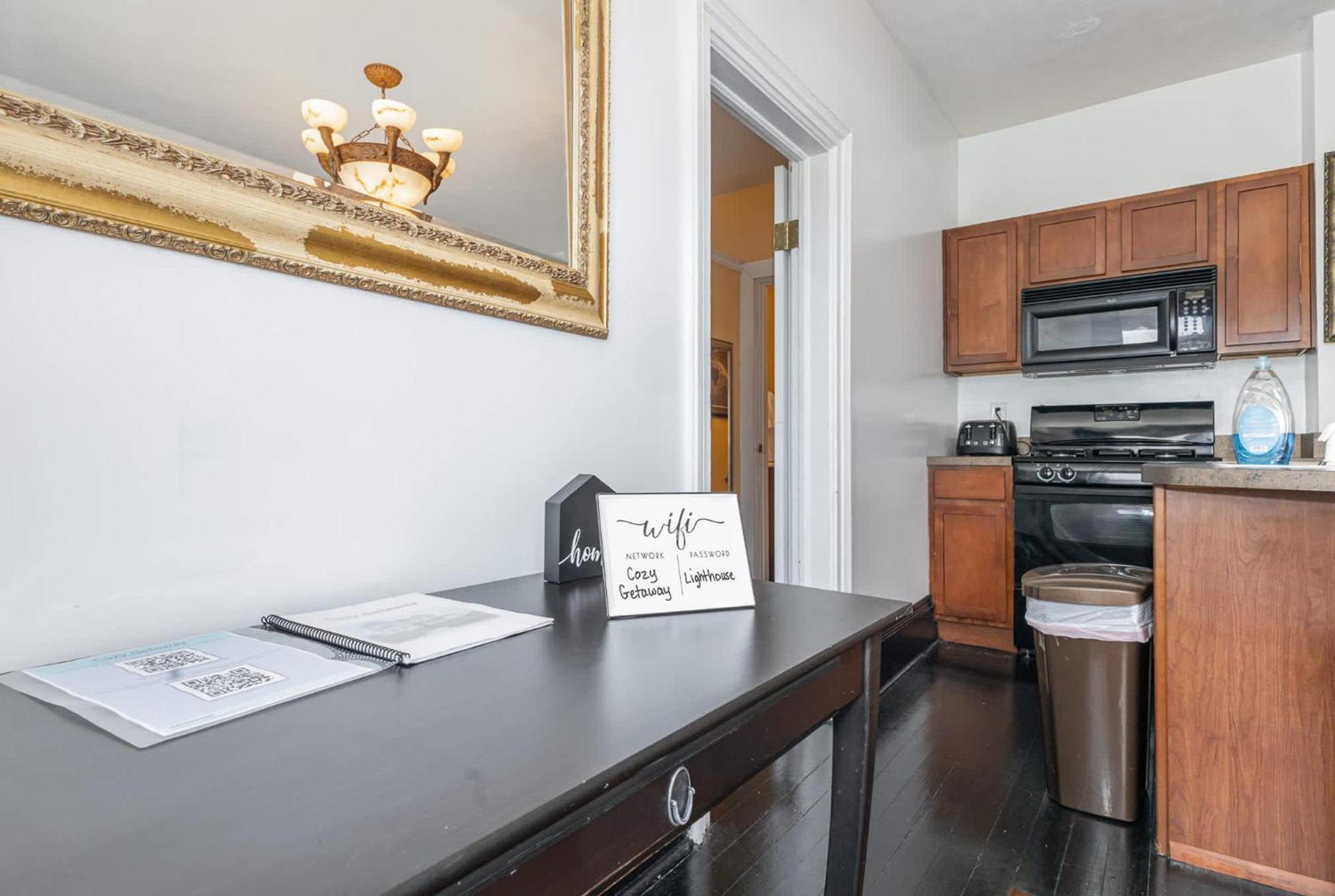 Spacious Upstairs 1Bed- Walking Distance To Beach Outlet Mall Michigan Stadt Exterior foto